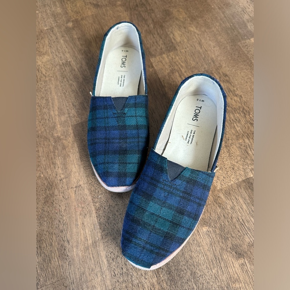 Toms Alpargata size 7.5 plaid wool blend, worn 2-3 times, excellent condition